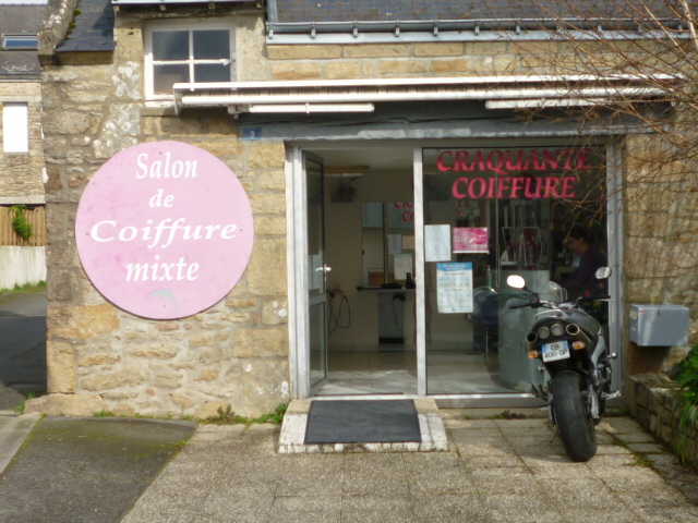 SALON DE COIFFURE - CRACH